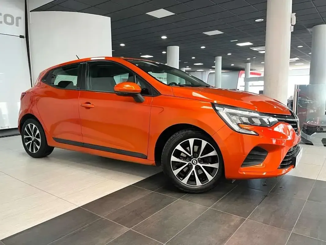Usado Renault Clio Intens 140 CV (102 kW) 2021 Naranja Utilitario