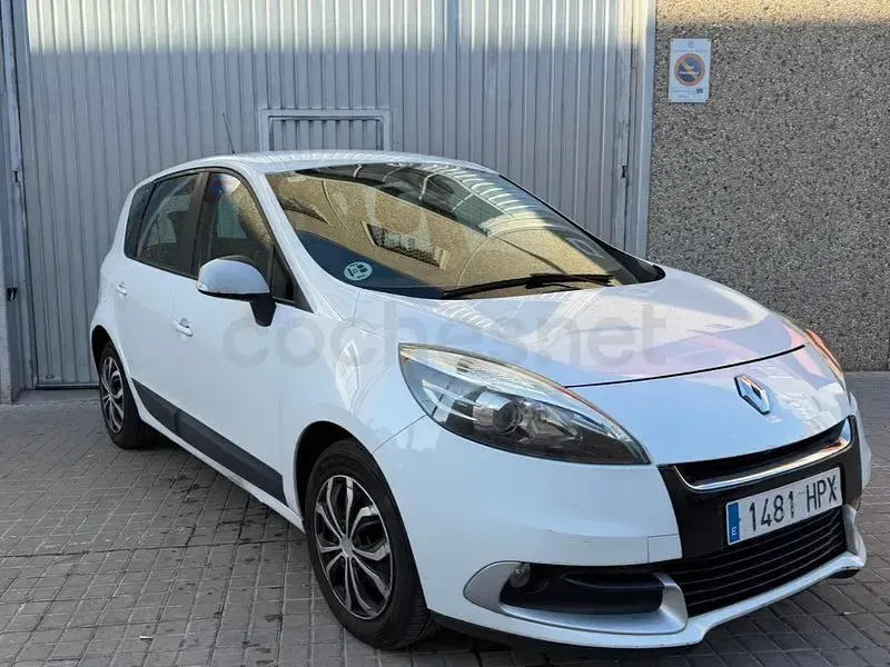 Usado Renault Scénic III Dynamique 110 CV (80 kW) 2013 Blanco Monovolumen
