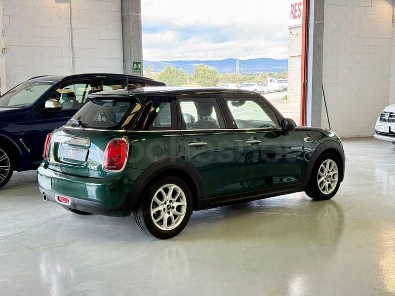 Usado Mini ONE 102 CV (75 kW) 2019 Verde Utilitario
