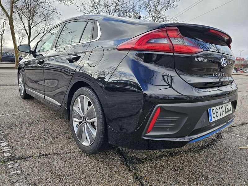 Usado Hyundai Ioniq 141 CV (103 kW) 2018 Negro Utilitario