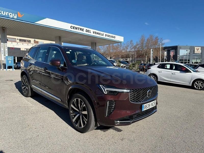 Usado Volvo XC90 Core 250 CV (183 kW) 2025 Granate SUV