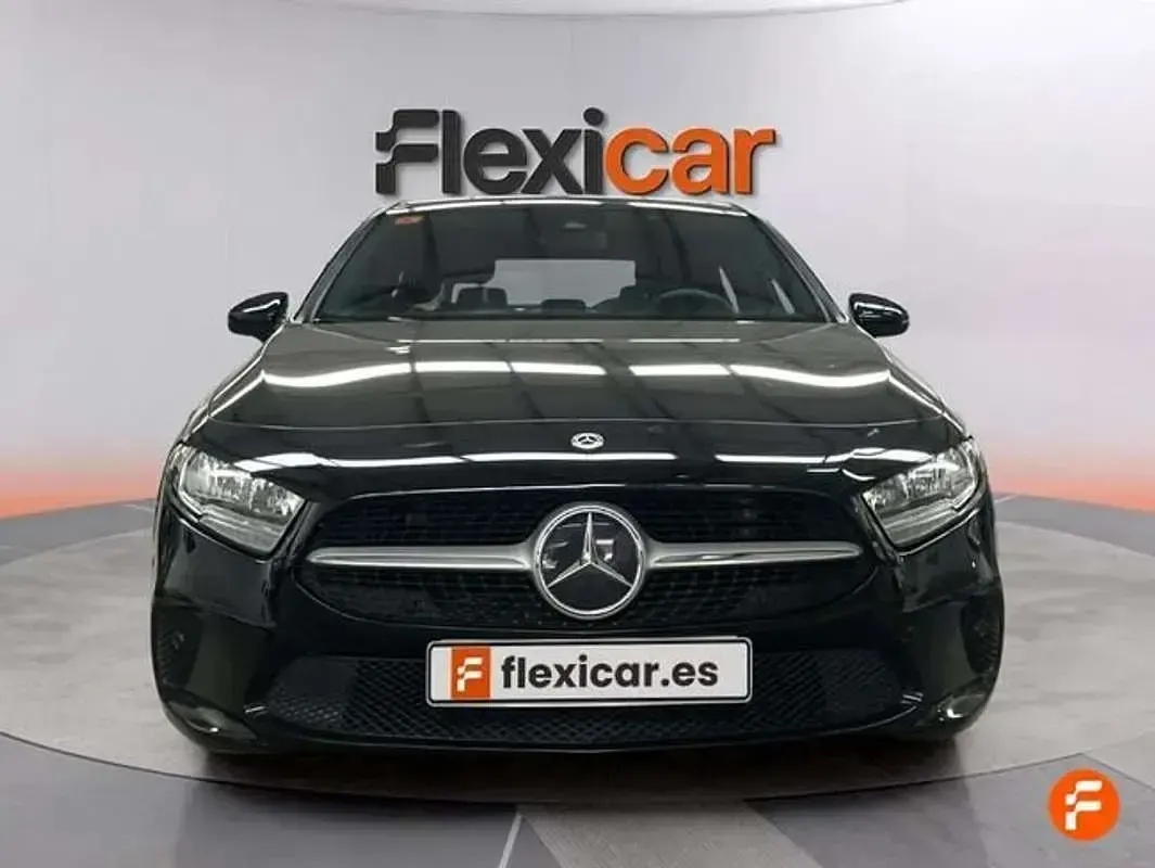 Usado Mercedes A180 109 CV (80 kW) 2020 Negro Utilitario