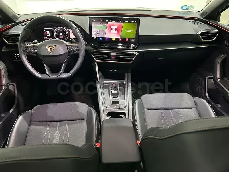 Usado Cupra Leon 150 CV (110 kW) 2025 Gris / plata Familiar