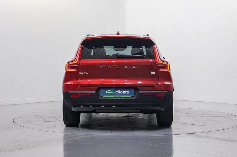 Usado Volvo XC40 Plus 262 CV (192 kW) 2022 Rojo SUV