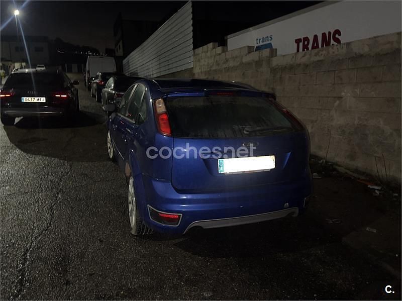 Usado Ford Focus Trend 100 CV (73 kW) 2007 Azul Berlina