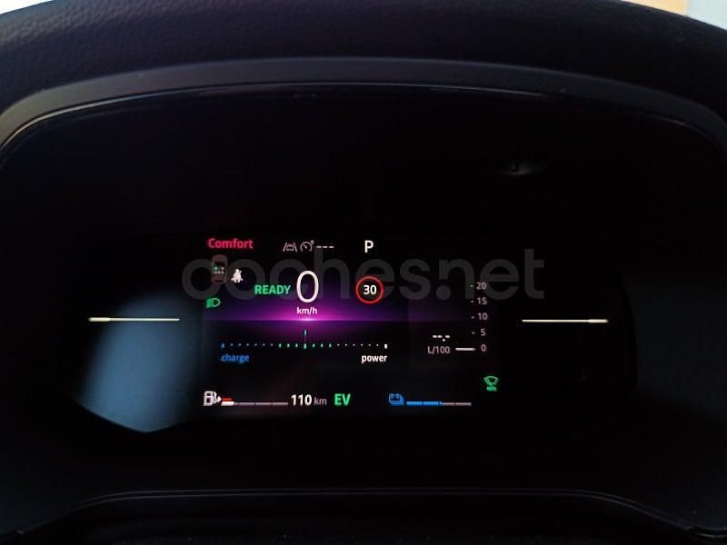 Usado Renault Captur Techno 145 CV (106 kW) 2025 Gris / plata SUV