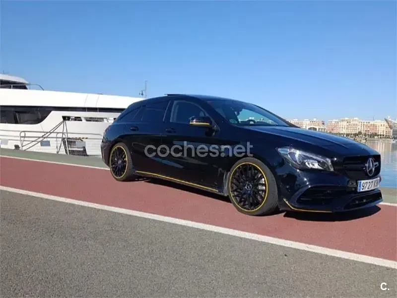 Usado Mercedes CLA45 AMG Shooting Brake 381 CV (280 kW) 2018 Negro Familiar
