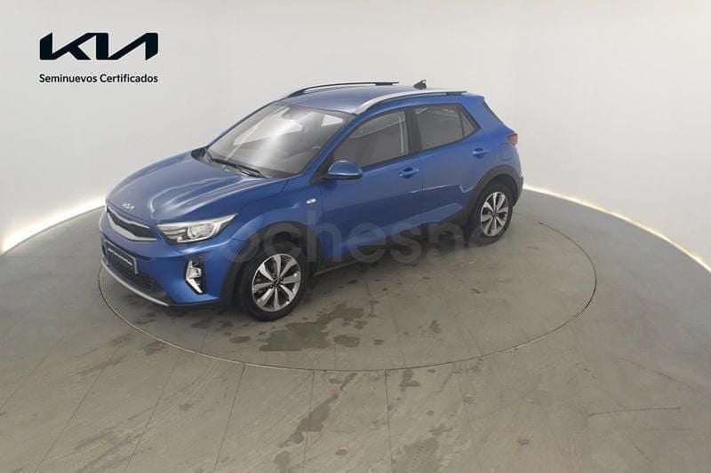 Usado Kia Stonic 100 CV (73 kW) 2025 Azul SUV