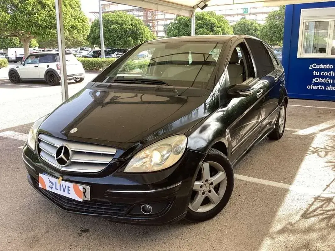 Usado Mercedes B180 109 CV (80 kW) 2005 Negro Monovolumen