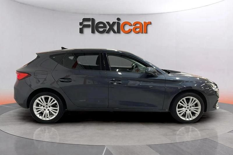 Usado Seat Leon Style 130 CV (95 kW) 2022 Gris Utilitario