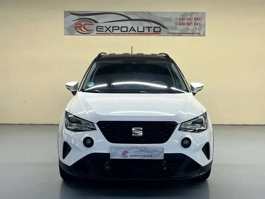Usado Seat Arona Style 110 CV (80 kW) 2021 Blanco SUV