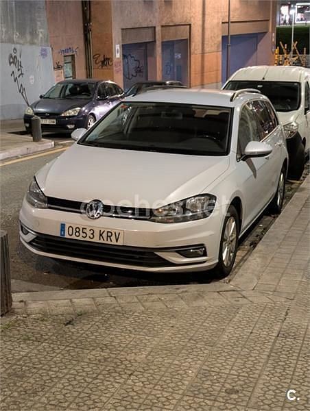 Usado VW Golf VII Edition 110 CV (80 kW) 2018 Gris / plata Familiar