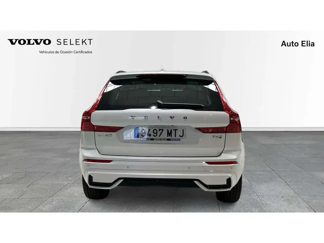 Usado Volvo XC60 Plus 351 CV (258 kW) 2024 Blanco SUV