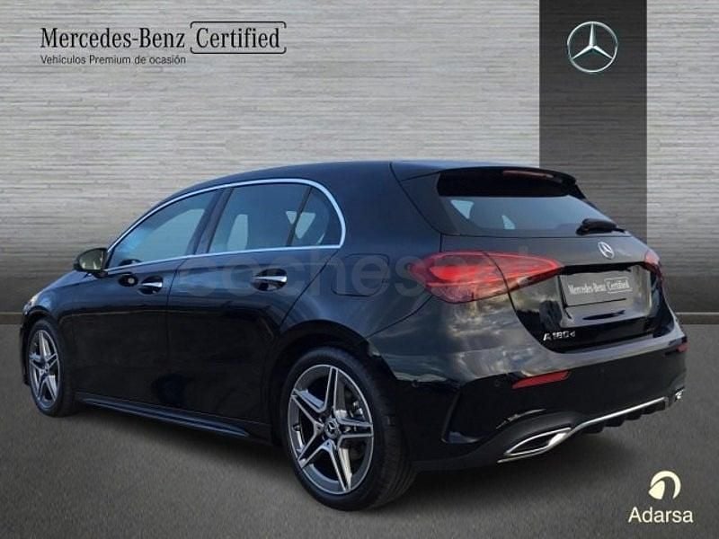 Usado Mercedes A180 AMG line 116 CV (85 kW) 2024 Negro noche Berlina