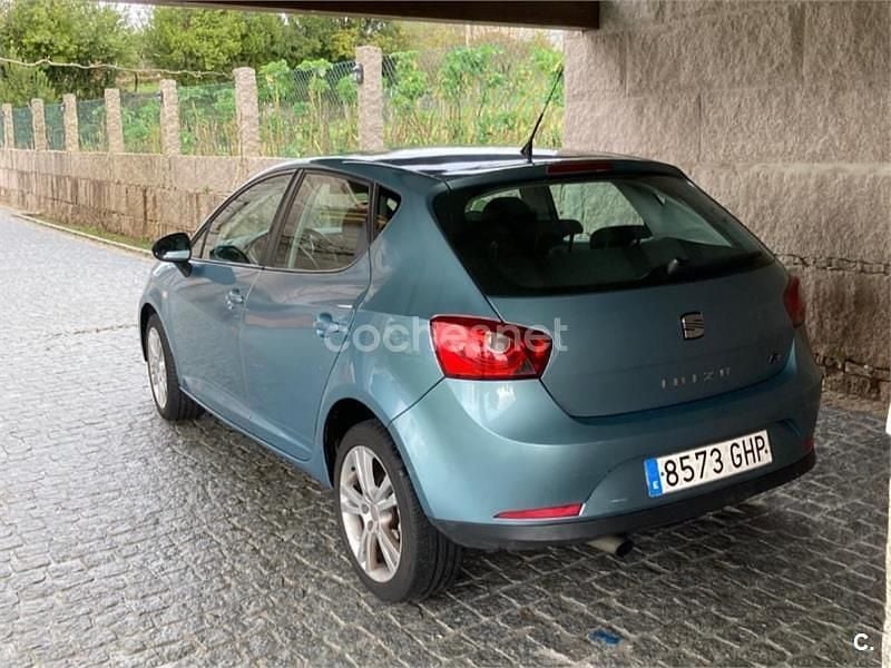 Usado Seat Ibiza Sport 105 CV (77 kW) 2008 Gris / plata Berlina