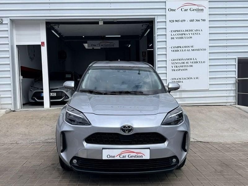 Usado Toyota Yaris Cross Active 116 CV (85 kW) 2024 Gris / plata SUV