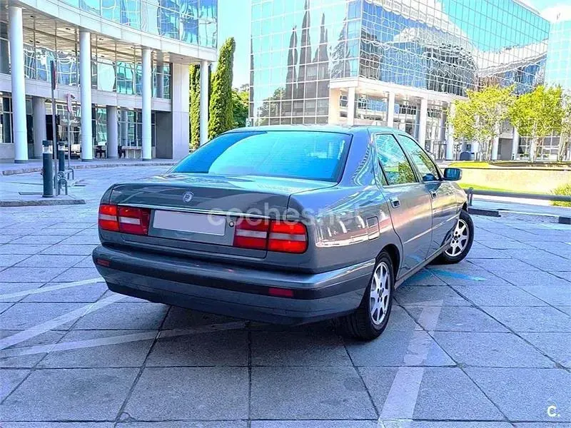 Usado Lancia Kappa 175 CV (128 kW) 1995 Gris / plata Berlina