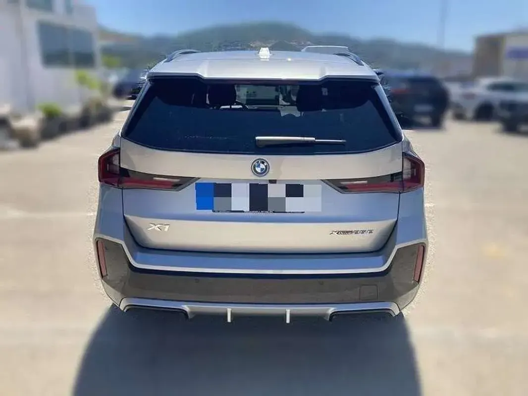Usado BMW X1 245 CV (180 kW) 2025 Gris SUV