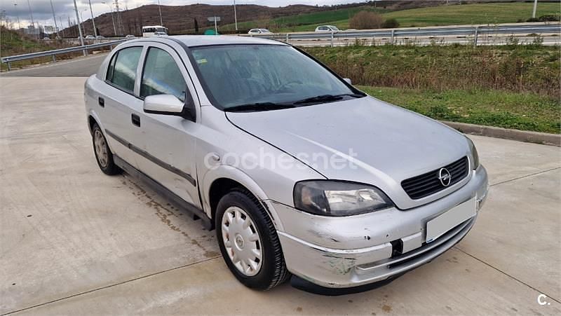 Usado Opel Astra Club 68 CV (50 kW) 1999 Gris / plata Berlina