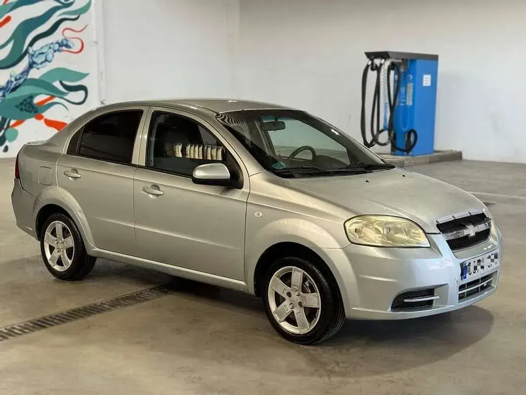 Usado Chevrolet Aveo LS 94 CV (69 kW) 2008 Gris Berlina