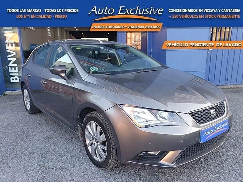 Usado Seat Leon Style 105 CV (77 kW) 2015 Gris / plata Berlina