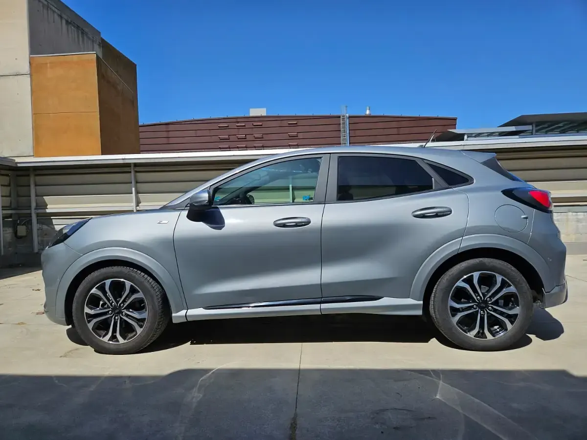Usado Ford Puma ST-Line 125 CV (91 kW) 2024 Gris magnetic SUV