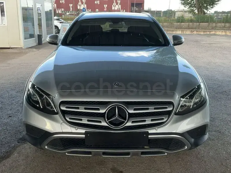 Usado Mercedes E220 All-Terrain 194 CV (142 kW) 2019 Gris / plata Familiar