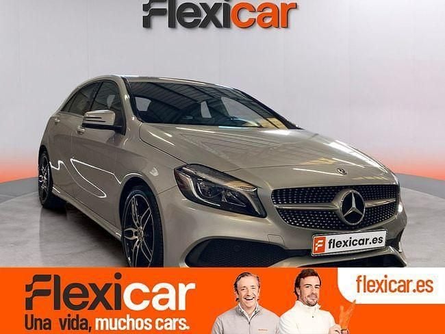 Usado Mercedes A180 122 CV (89 kW) 2018 Gris Berlina
