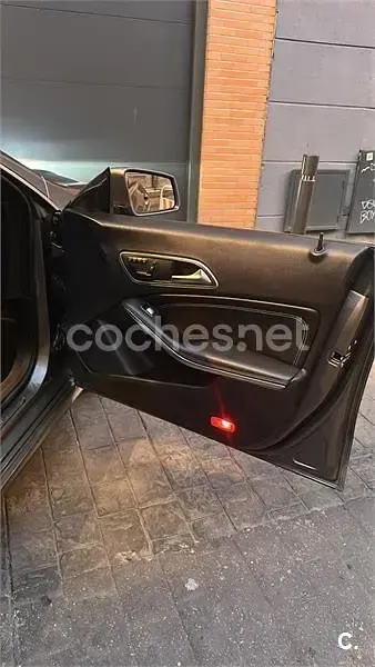 Usado Mercedes CLA250 211 CV (155 kW) 2014 Gris / plata Coupe