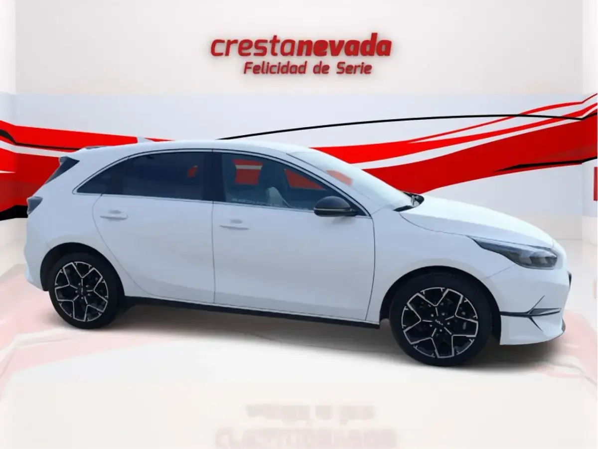 Usado Kia Ceed Style 101 CV (74 kW) 2025 Blanco Utilitario