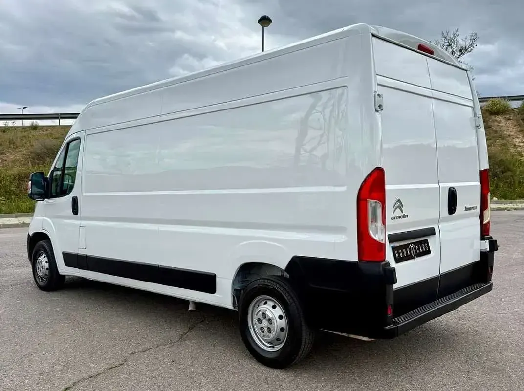 Usado Citroën Jumper 139 CV (102 kW) 2021 Blanco Monovolumen