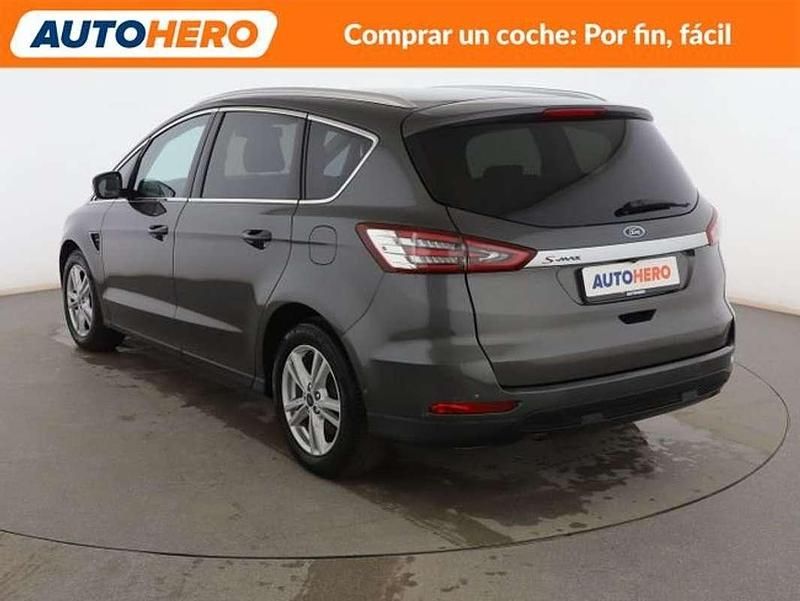 Usado Ford S-MAX Titanium 150 CV (110 kW) 2017 Gris Monovolumen