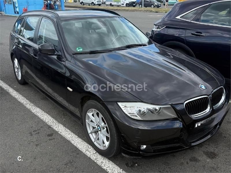 Negro Usado 2010 BMW 318 Familiar | 7600 € (Precio justo) - Imagen 1/4