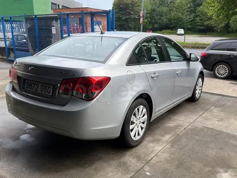 Usado Chevrolet Cruze 113 CV (83 kW) 2009 Gris / plata Berlina