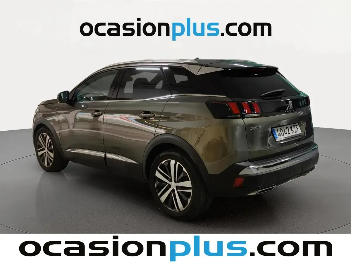 Usado Peugeot 3008 GT 181 CV (133 kW) 2019 Gris SUV