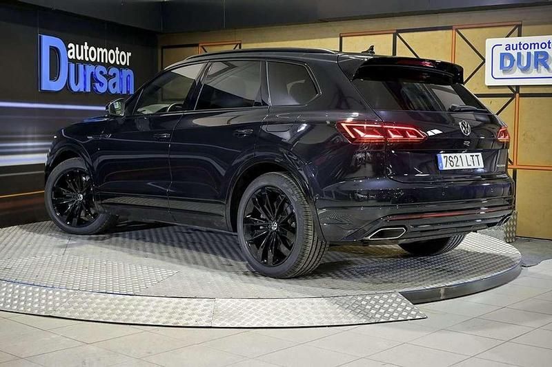 Usado VW Touareg R 468 CV (344 kW) 2021 Negro SUV