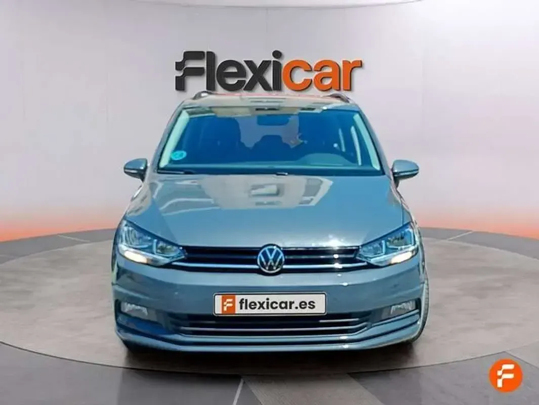 Usado VW Touran Advance 150 CV (110 kW) 2021 Gris Monovolumen