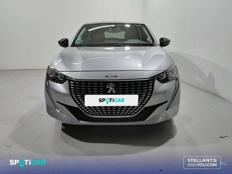 Usado Peugeot 208 Allure 100 CV (73 kW) 2023 Gris Utilitario