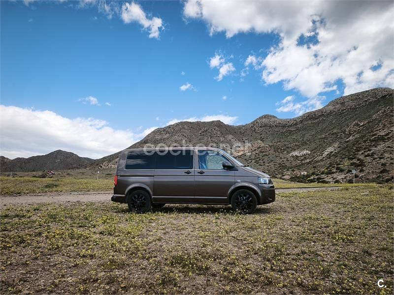Usado VW Multivan Startline 140 CV (102 kW) 2011 Granate Monovolumen