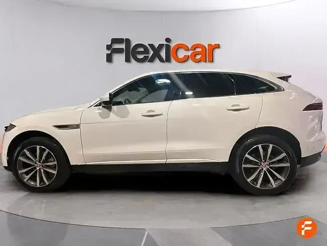 Usado Jaguar F-Pace R-Dynamic 163 HP (119 kW) 2021 Branco SUV