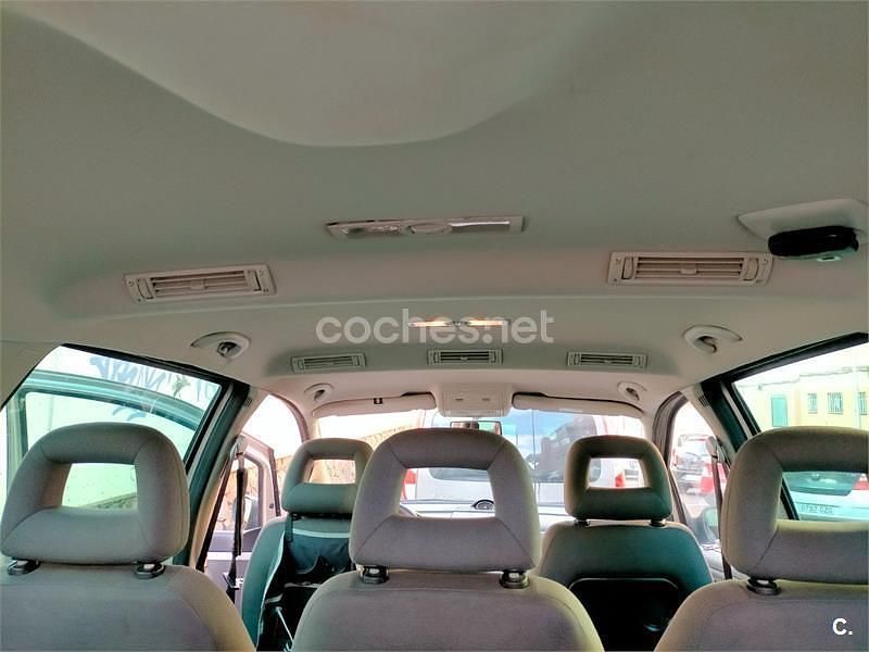 Usado Ford Galaxy Trend 145 CV (106 kW) 2004 Beige Monovolumen