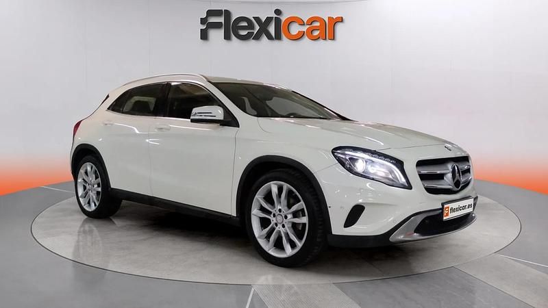 Usado Mercedes GLA200 Urban 136 CV (100 kW) 2016 Blanco SUV