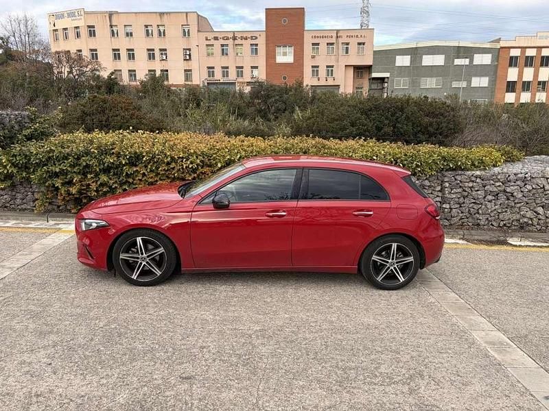 Usado Mercedes A180 116 CV (85 kW) 2019 Rojo Utilitario