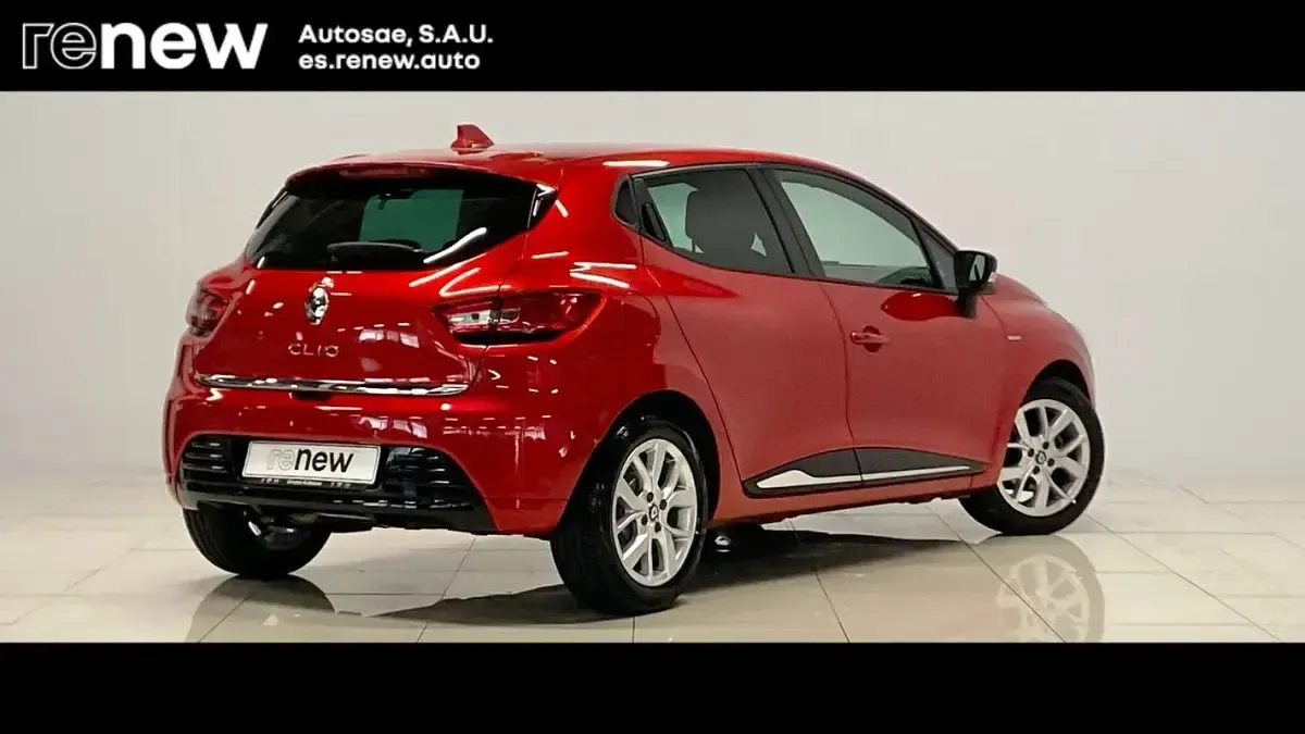 Usado Renault Clio LIMITED 90 CV (66 kW) 2019 Rojo Utilitario