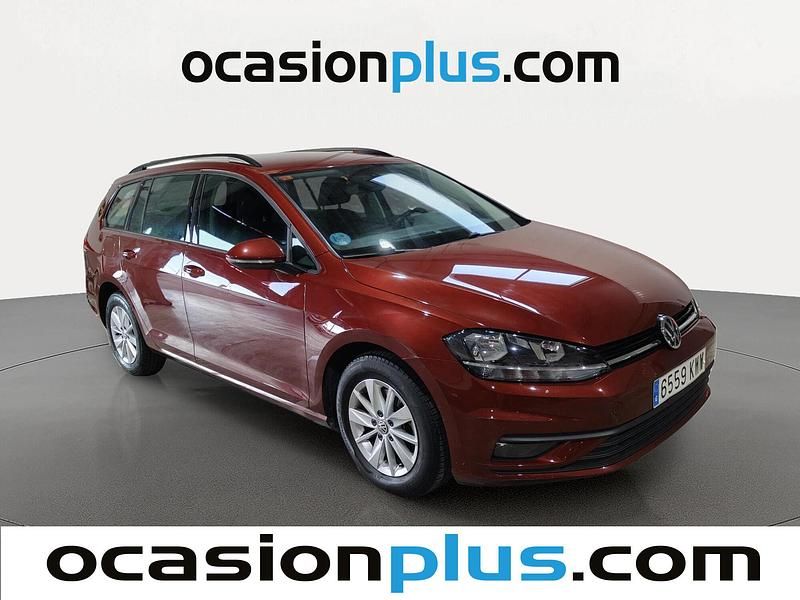 Usado VW Golf VII Business 115 CV (84 kW) 2019 Rojo Familiar