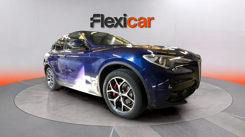 Usado Alfa Romeo Stelvio Executive 180 CV (132 kW) 2018 Azul SUV
