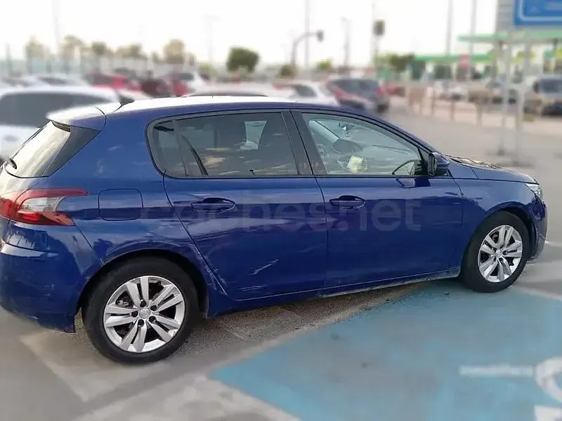 Usado Peugeot 308 SW Access 110 CV (80 kW) 2018 Azul Familiar