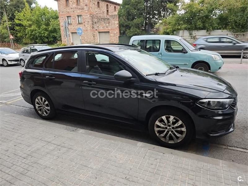 Usado Fiat Tipo Lounge 120 CV (88 kW) 2018 Negro Familiar
