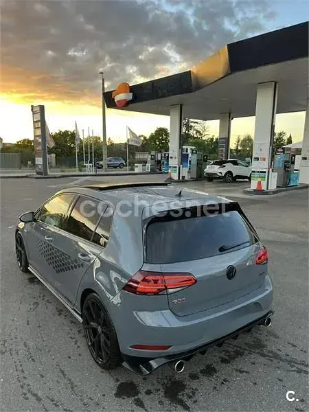 Usado VW Golf VII GTI 290 CV (213 kW) 2019 Gris / plata Berlina