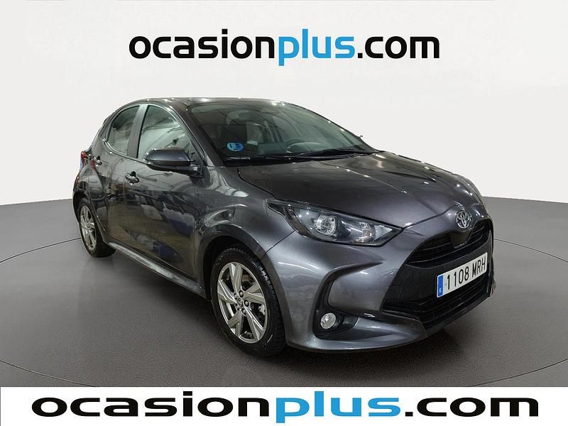 Usado Toyota Yaris Hybrid Active 116 CV (85 kW) 2024 Blanco Utilitario